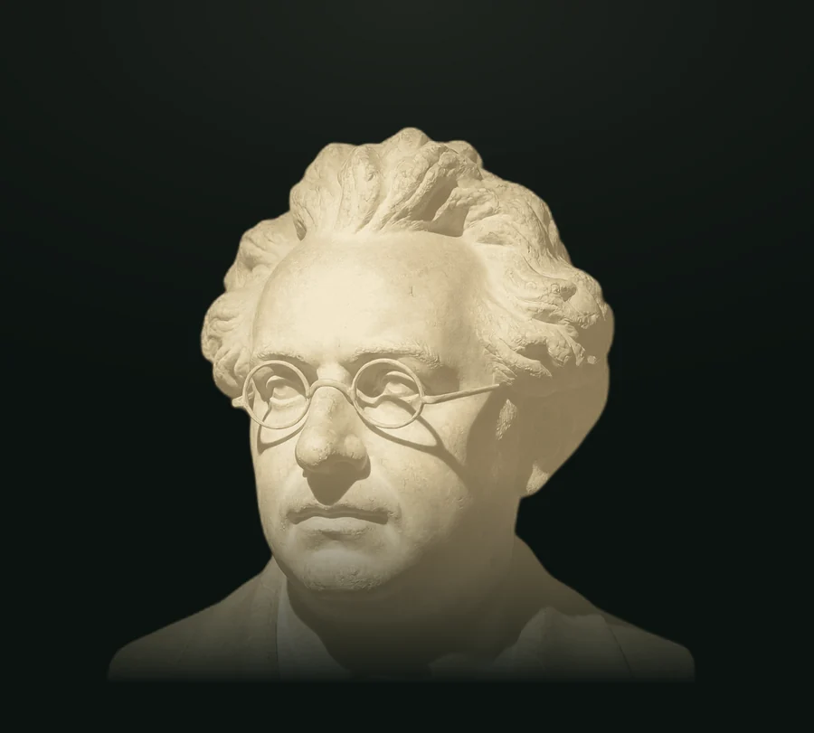 Gramsci, busto in pietra leccese