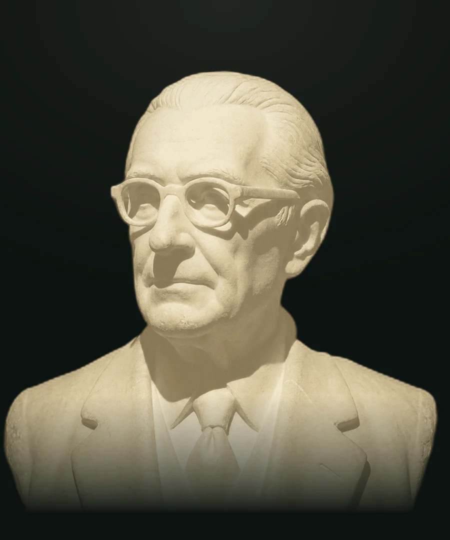 Severino, busto in pietra leccese